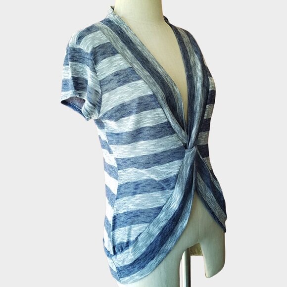 Vanity Front Twist Blue & Gray Striped Cap Sleeve Top - XL - Picture 2 of 12